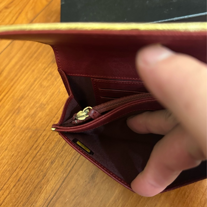 CHANEL 酒紅皮革金邊釦式中夾 超美💕-11