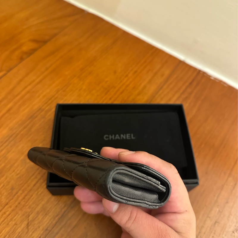CHANEl 黑羊皮菱格金雙C釦式卡片零錢包-18
