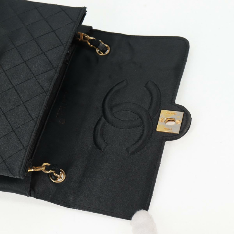 【日本直送】香奈兒 (CHANEL) 絎縫鏈條單肩包 緞面黑金色 CC 正品 134220-9