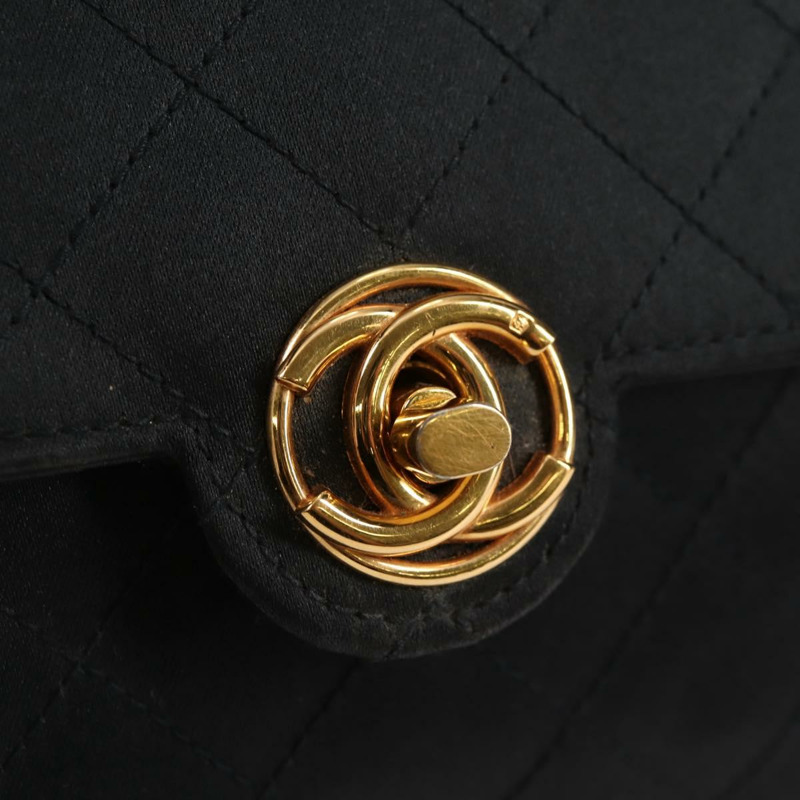 【日本直送】香奈兒 (CHANEL) 絎縫鏈條單肩包 緞面黑金色 CC 正品 134220-16