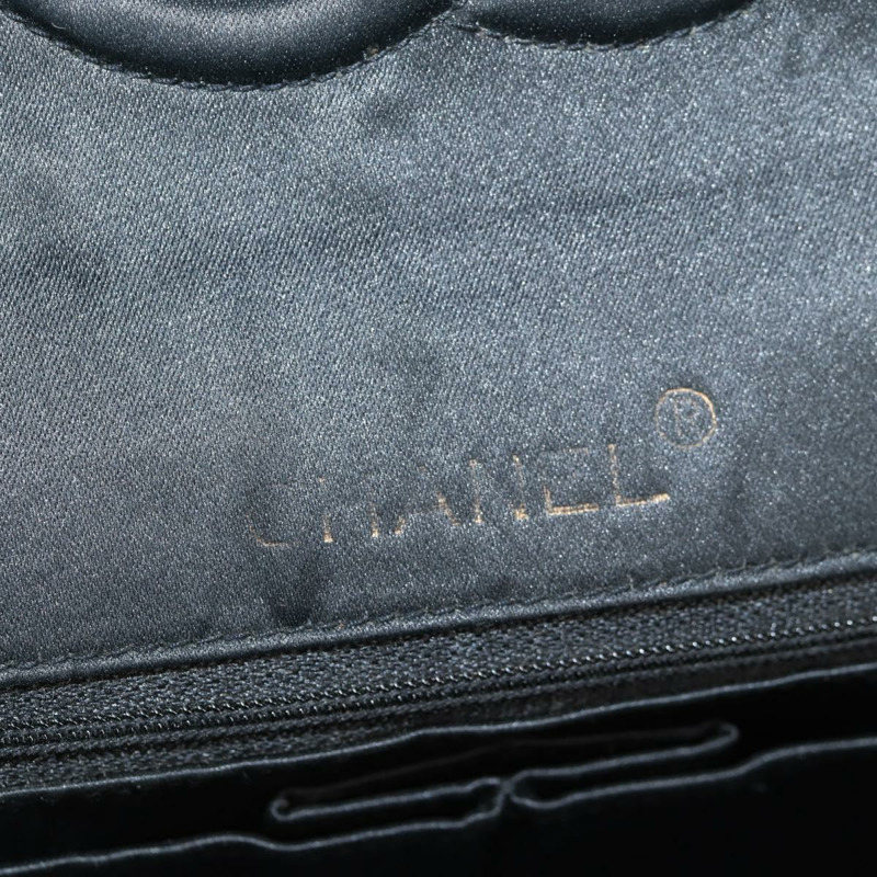 【日本直送】香奈兒 (CHANEL) 絎縫鏈條單肩包 緞面黑金色 CC 正品 134220-19