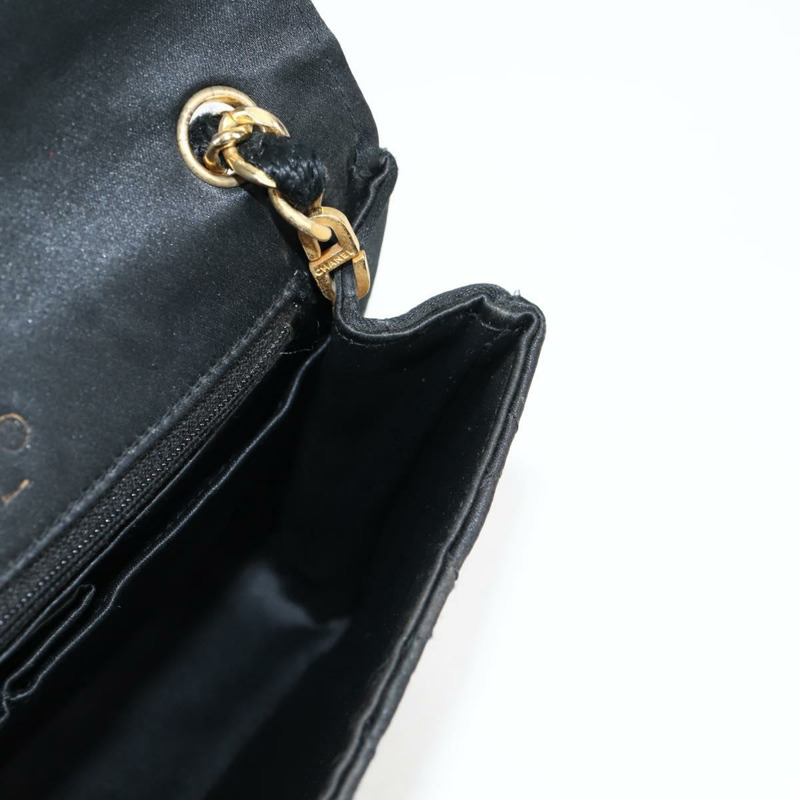 【日本直送】香奈兒 (CHANEL) 絎縫鏈條單肩包 緞面黑金色 CC 正品 134220-20