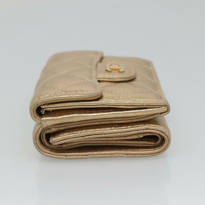 【日本直送】香奈兒 Matelasse 緊湊型皮夾 小羊皮 金 CC 正品 136328-2