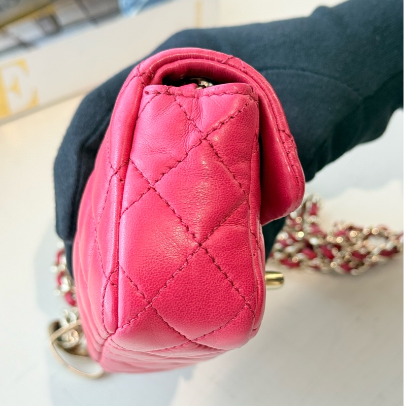 CHANEL 粉色愛心徽章鏈條小包（情人節特別款）-5