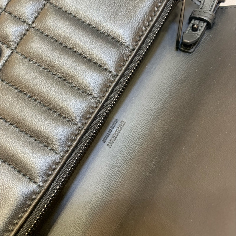 Burberry Wallet On Chain-18