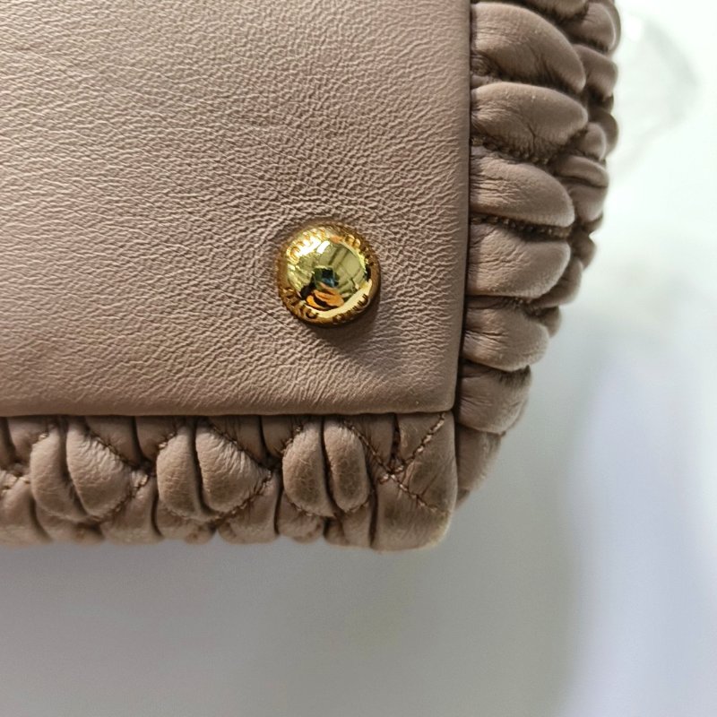 Miu Miu Crystal裸粉色羊皮縫線斜挎包手提包單肩包 銀色五金 2條可拆卸肩帶-11