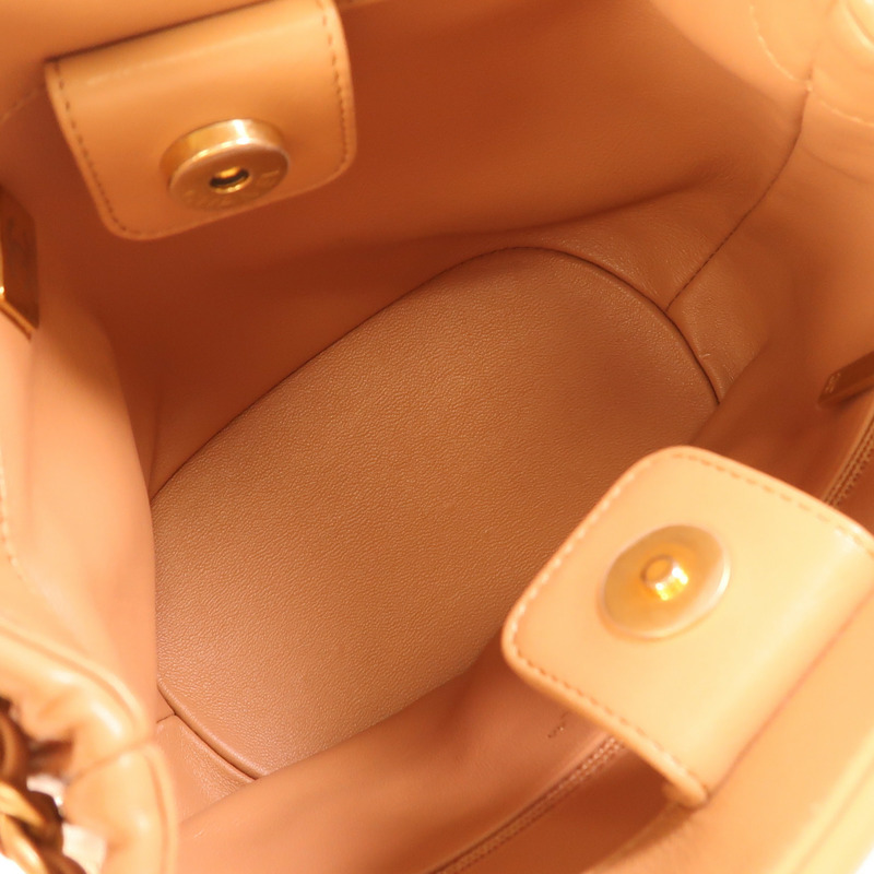 CHANEL 牛皮皮革Bucket Bag金扣鏈帶肩背袋-9
