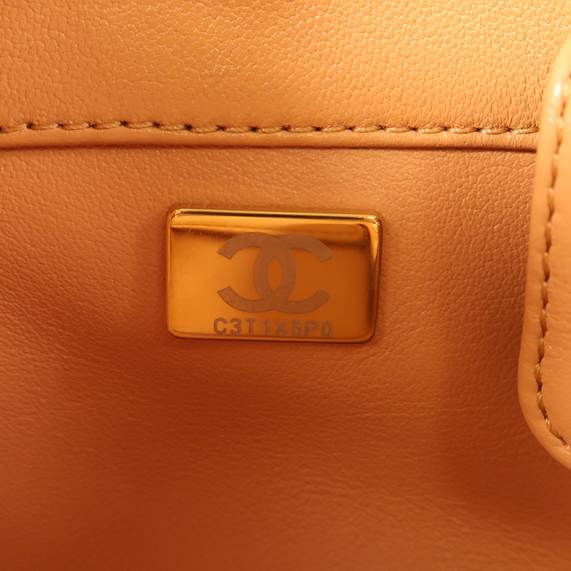 CHANEL 牛皮皮革Bucket Bag金扣鏈帶肩背袋-11