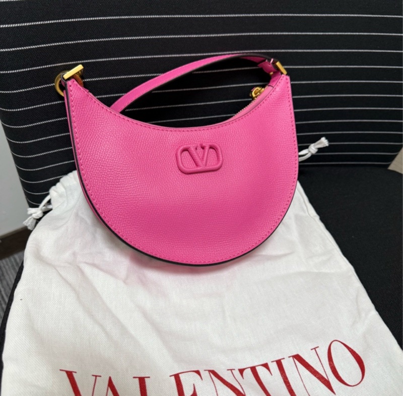 Valentino Garavani VLogo 小牛皮半月腋下包(桃紅)-0
