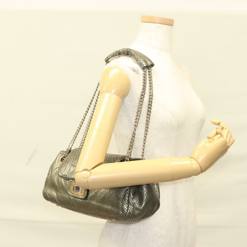 【日本直送】香奈兒 2.55 鏈條單肩包 皮革 銀色 CC 正品 133142-22