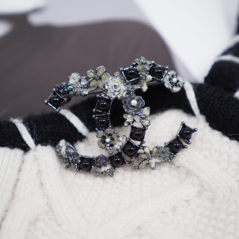 CHANEL 12A 黑珍珠花花心口針-0