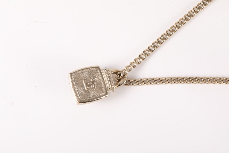 CHANEL(香奈兒)  合金 22C 手工坊系列 雙C鎖頭 項鏈-2