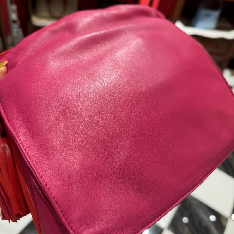 Loewe 玫紅拼番茄紅色 小羊皮 流蘇福袋 包身柔軟輕便 大容量肩背包斜背包-16