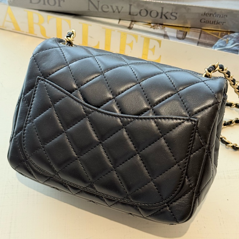 CHANEL 金球方胖-1