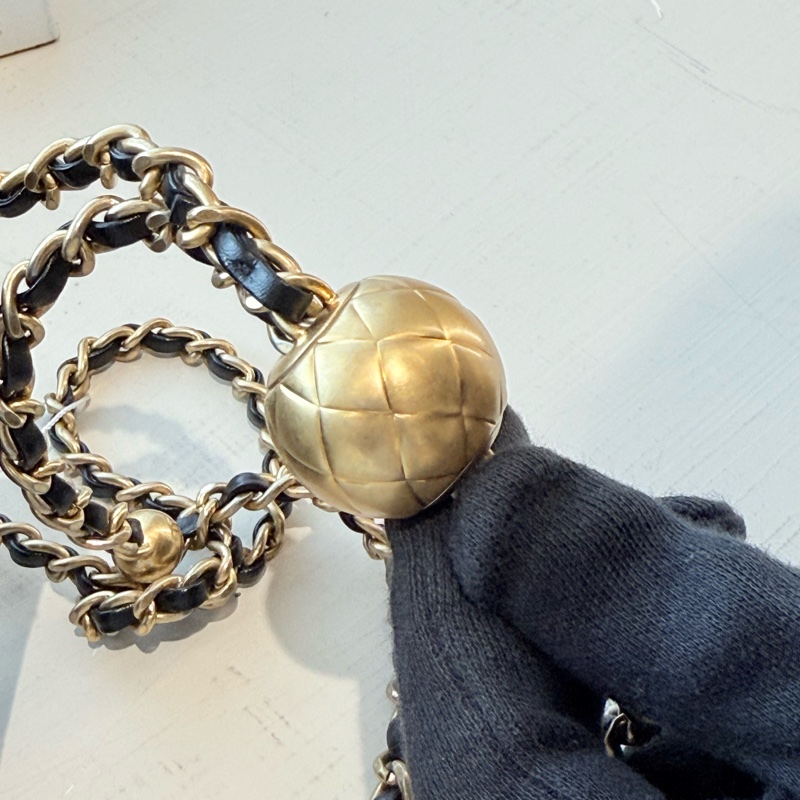 CHANEL 金球方胖-3
