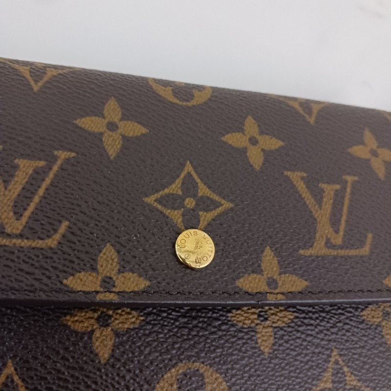 Louis Vuitton-12