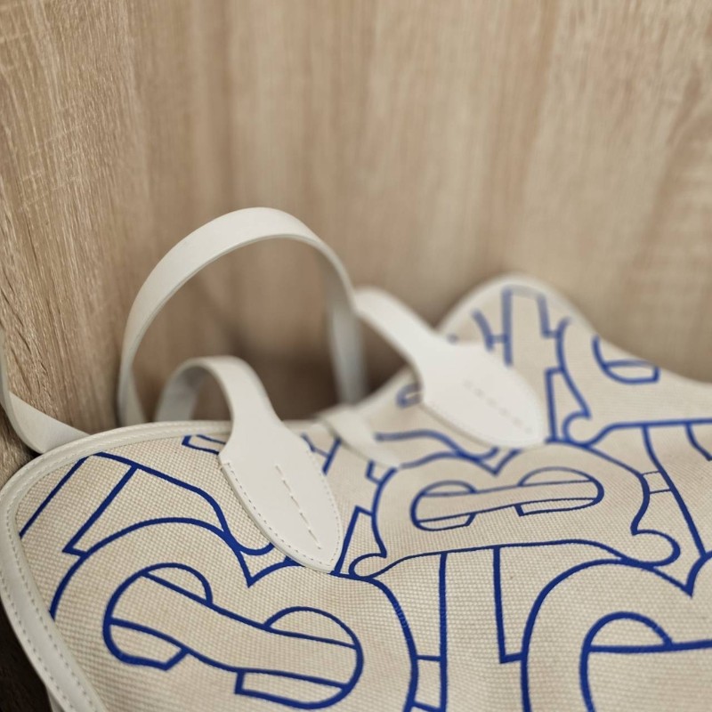 Burberry 米白帆布藍TB Logo手提肩背拖特包-3
