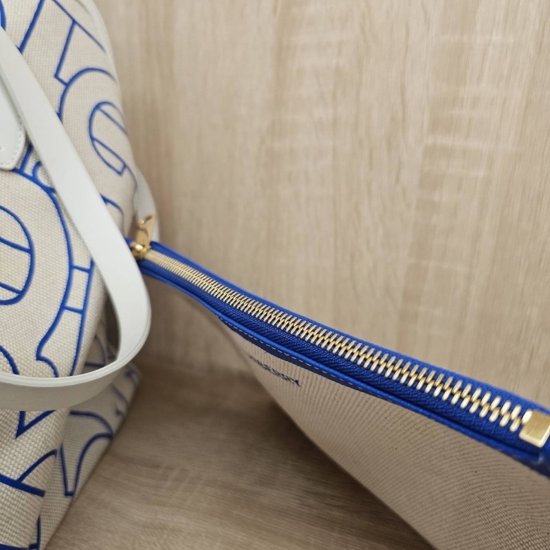 Burberry 米白帆布藍TB Logo手提肩背拖特包-5