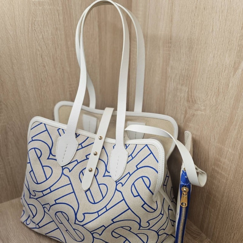 Burberry 米白帆布藍TB Logo手提肩背拖特包-11