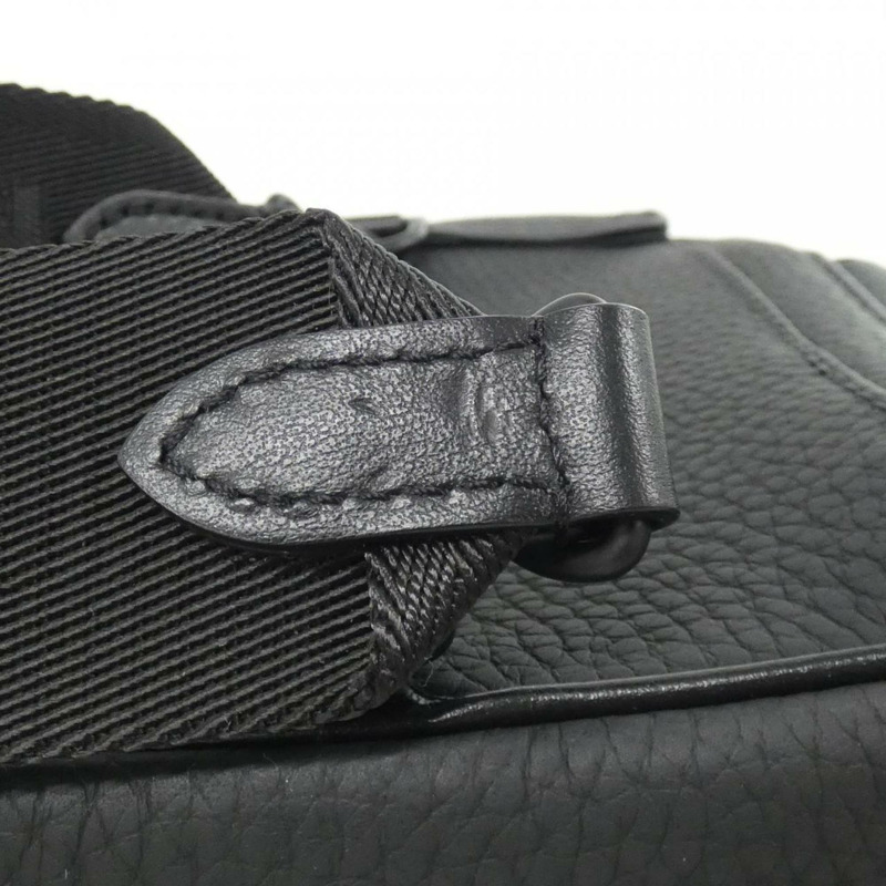 Louis Vuitton Taurillon Christopher XS 肩背包 M58495-4