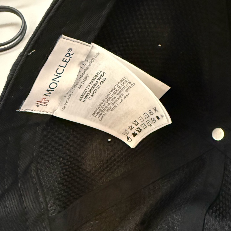 MONCLER經典LOGO老帽(有兩頂便宜賣)-14