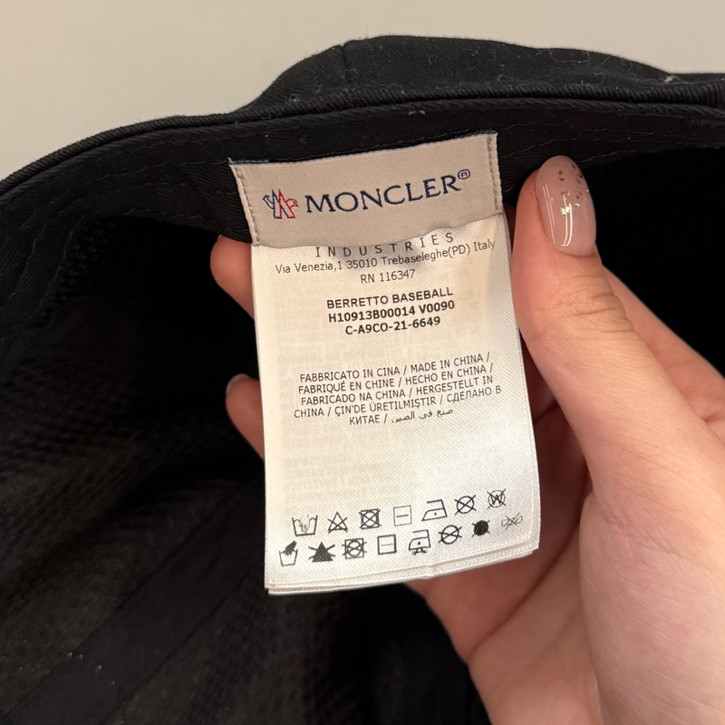 MONCLER經典LOGO老帽(有兩頂便宜賣)-15