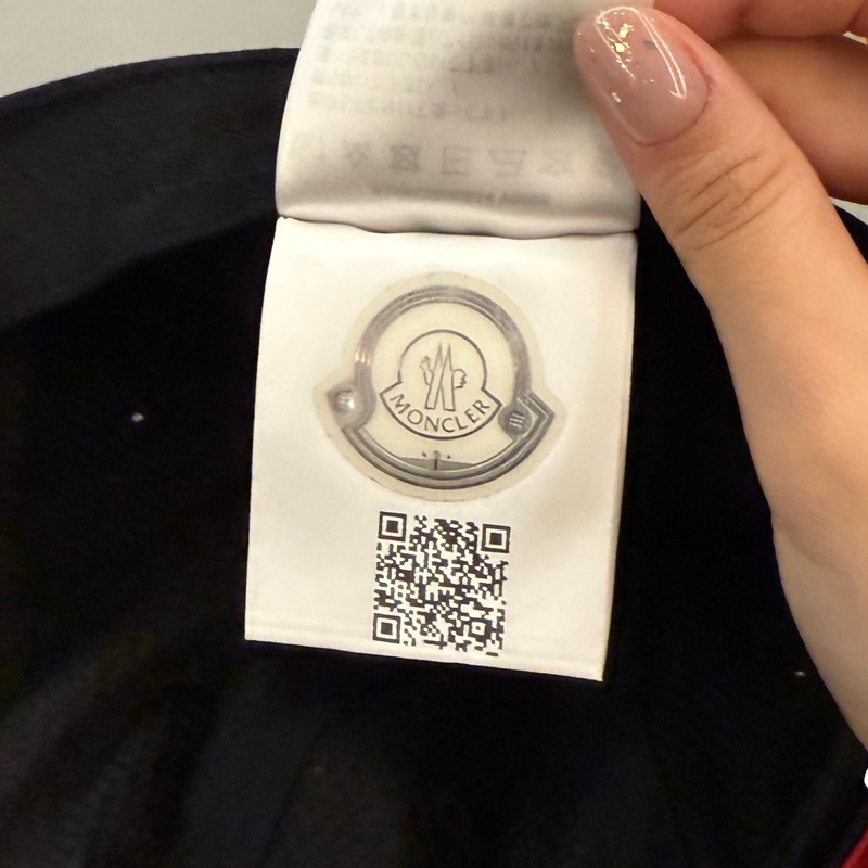MONCLER經典LOGO老帽(有兩頂便宜賣)-18
