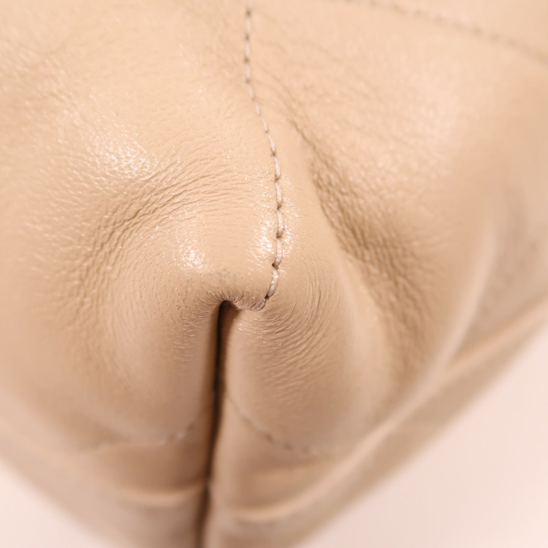 CHANEL 牛皮皮革Hobo Bag金扣鏈帶肩背袋-7