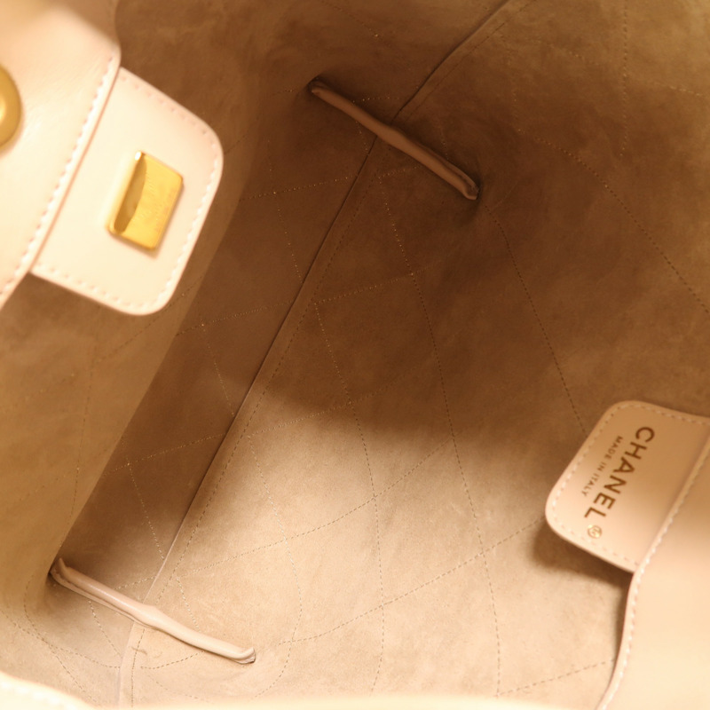 CHANEL 牛皮皮革Hobo Bag金扣鏈帶肩背袋-9