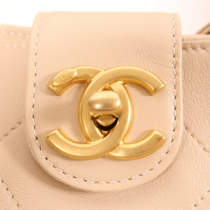 CHANEL 牛皮皮革Hobo Bag金扣鏈帶肩背袋-12