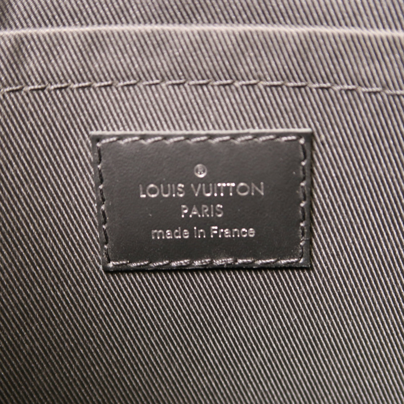 LOUIS VUITTON Monogram Eclipse Discovery Pochette銀扣手拿包-9