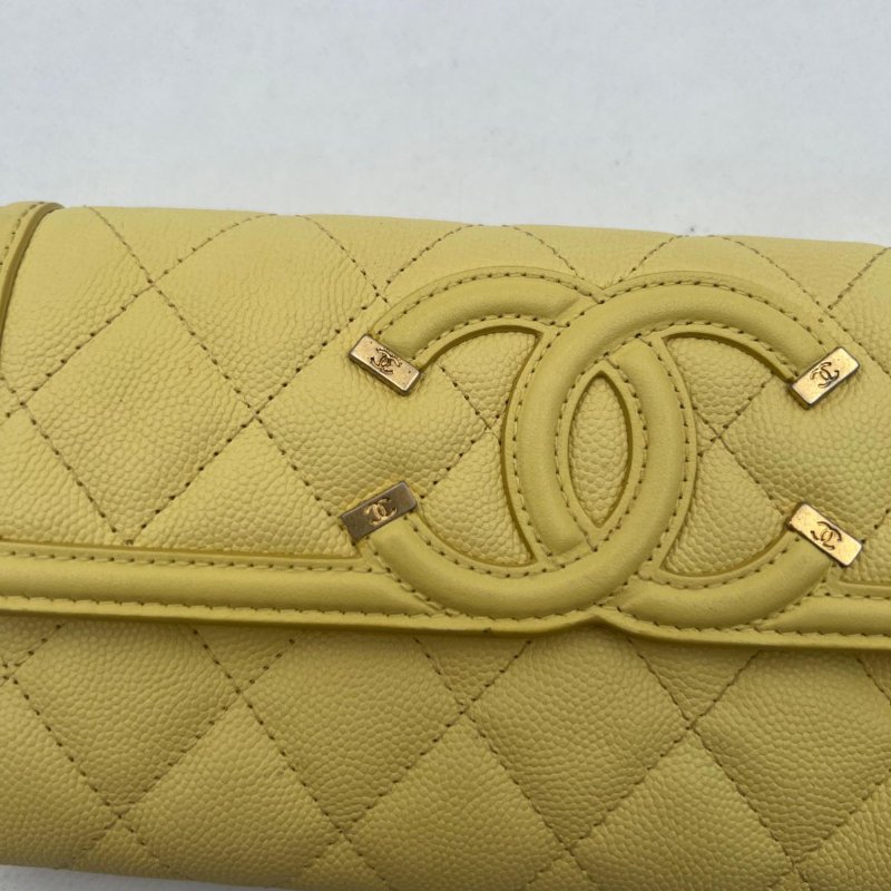 Chanel 魚子醬皮黃色長銀包-16