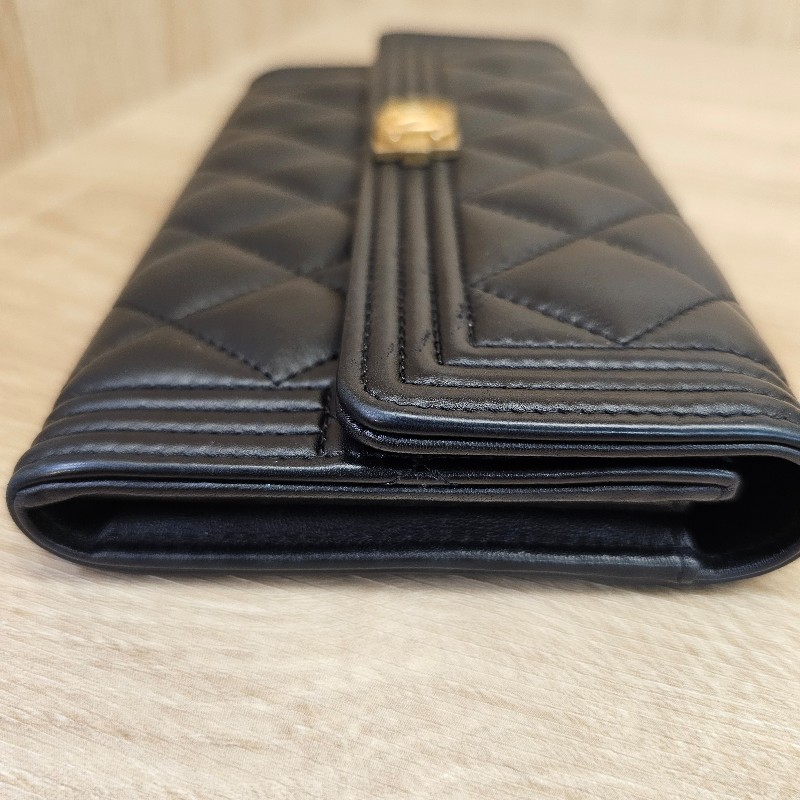 Chanel 黑霧金釦菱格下釦長夾-5