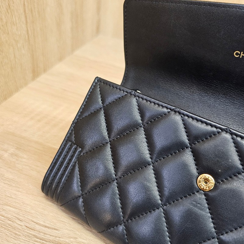 Chanel 黑霧金釦菱格下釦長夾-11