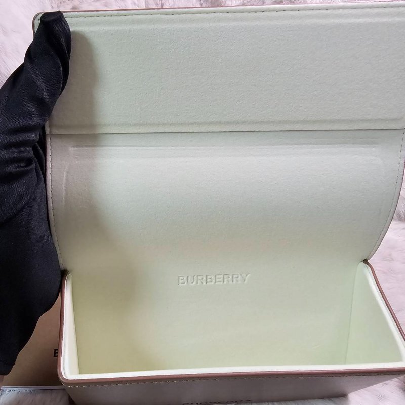 全新 鏡盒微瑕疵 特價 Burberry 無框大鏡面 男用 中性 可贈鼻墊1款 墨鏡 太陽眼鏡|極簡俐落大Logo款-7