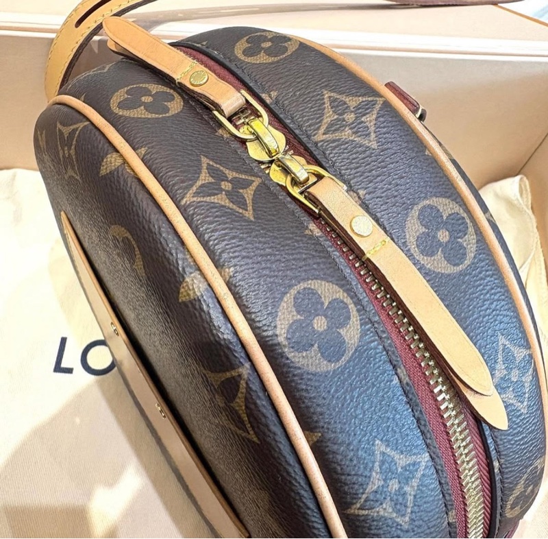 *SHIHNA名牌精品*LV Boite Chapeau Souple MM 斜背圓包-4