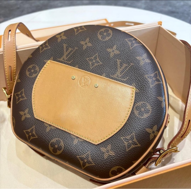 *SHIHNA名牌精品*LV Boite Chapeau Souple MM 斜背圓包-5