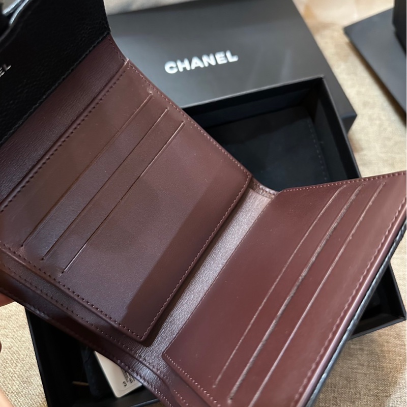 CHANEL 黑銀荔枝皮三折短夾-5