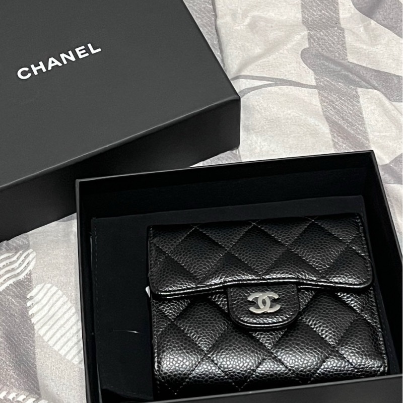 CHANEL 黑銀荔枝皮三折短夾-10