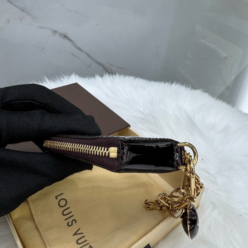 車厘子漆皮愛心零錢包心形經典壓紋搭配亮面質感-5