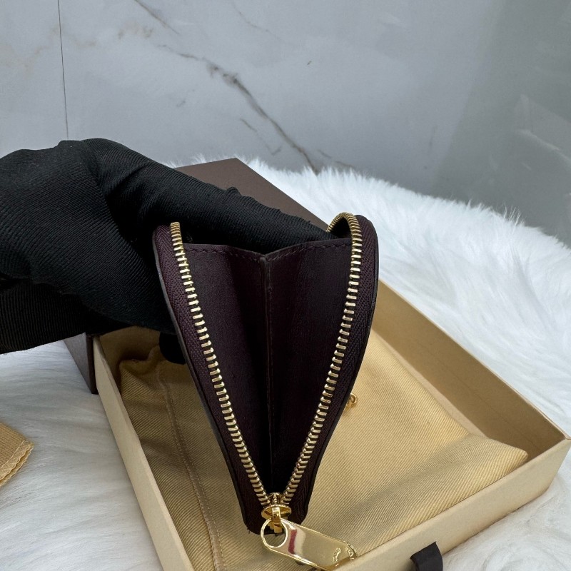 車厘子漆皮愛心零錢包心形經典壓紋搭配亮面質感-7