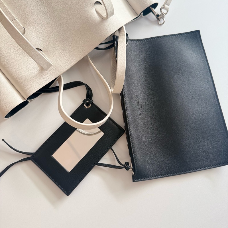✔️BALENCIAGA 巴黎世家 Everyday Tote XS 489813 牛皮托特包/斜背包/手提包/白色-19