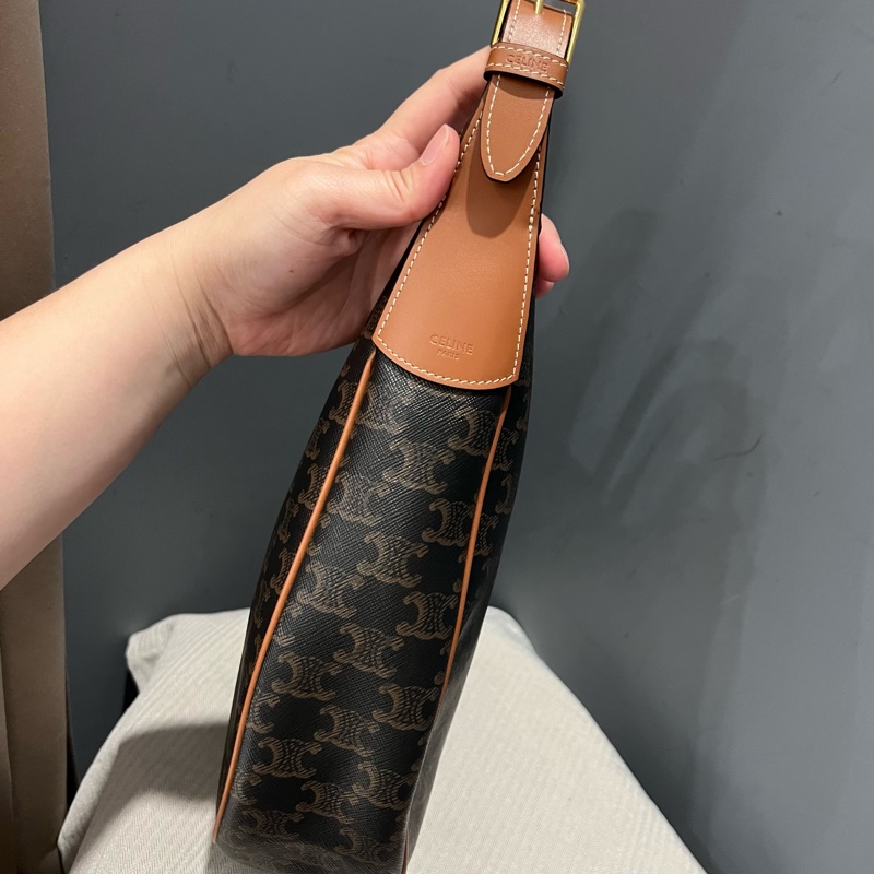 Celine 經典老花 大款 Hobo包 腋下包-12