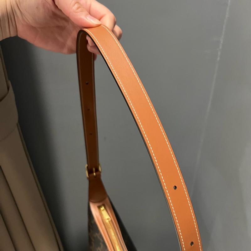 Celine 經典老花 大款 Hobo包 腋下包-14