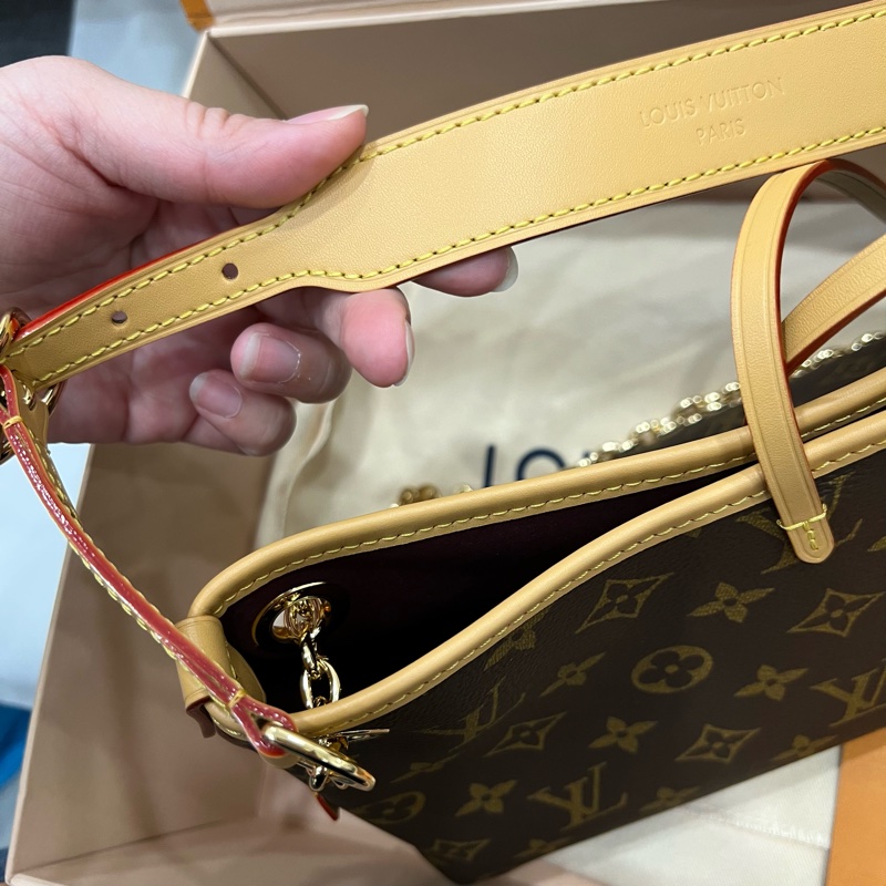 Louis Vuitton LV M13014 CarryAll BB 斜背包-10
