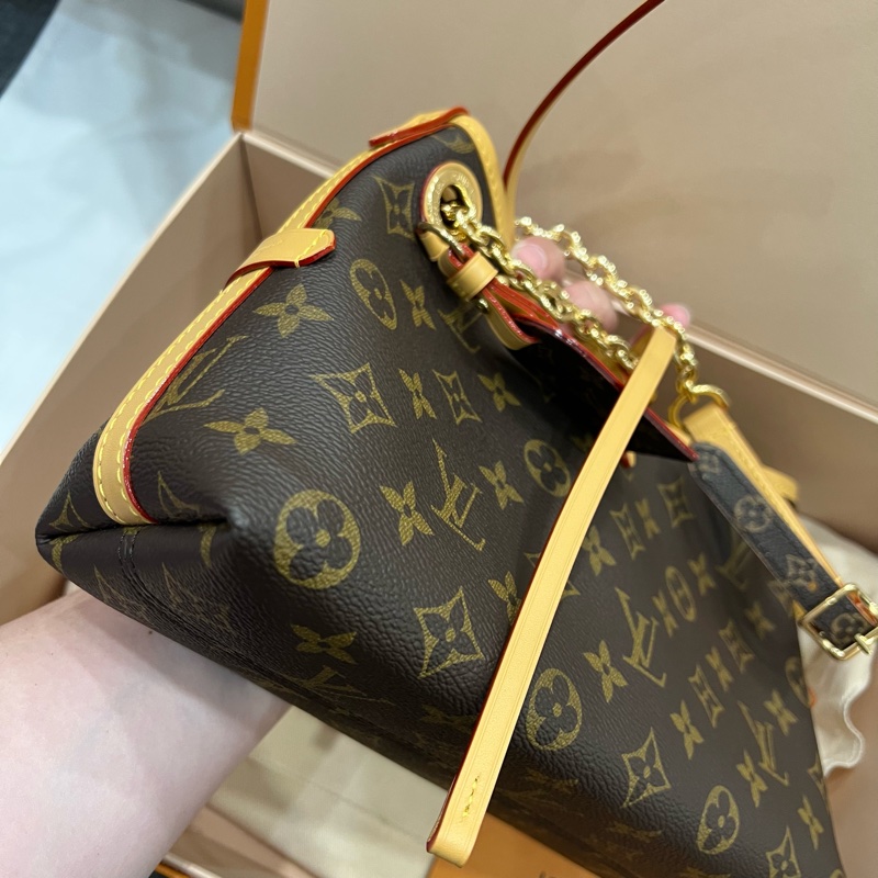 Louis Vuitton LV M13014 CarryAll BB 斜背包-25