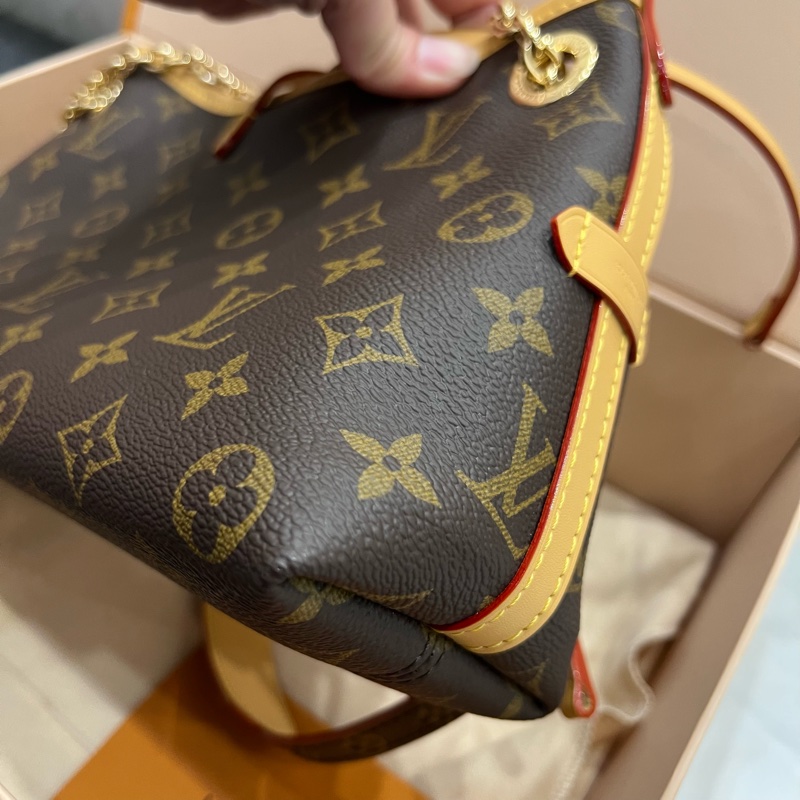Louis Vuitton LV M13014 CarryAll BB 斜背包-27