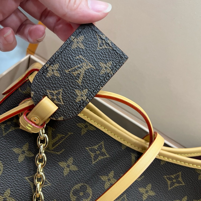 Louis Vuitton LV M13014 CarryAll BB 斜背包-30