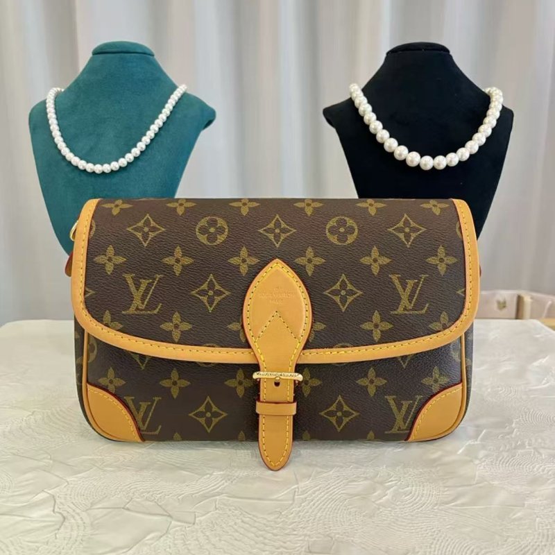 LV DIANE 經典老花法棍包黑肩帶 芯片款 24年 99新 24*15*9-1