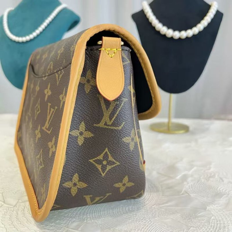 LV DIANE 經典老花法棍包黑肩帶 芯片款 24年 99新 24*15*9-4